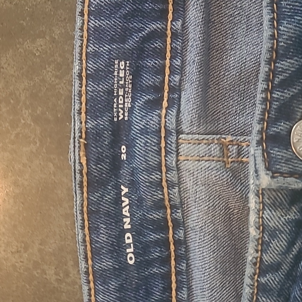 NWT OLD NAVY EXTRA HIGH RISE WIDE LEG JEANS WITH TWISTED SEAMS - Picture 5 of 10
